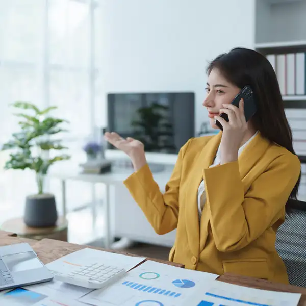 Beneficios de una línea 807 VoIP para profesionales