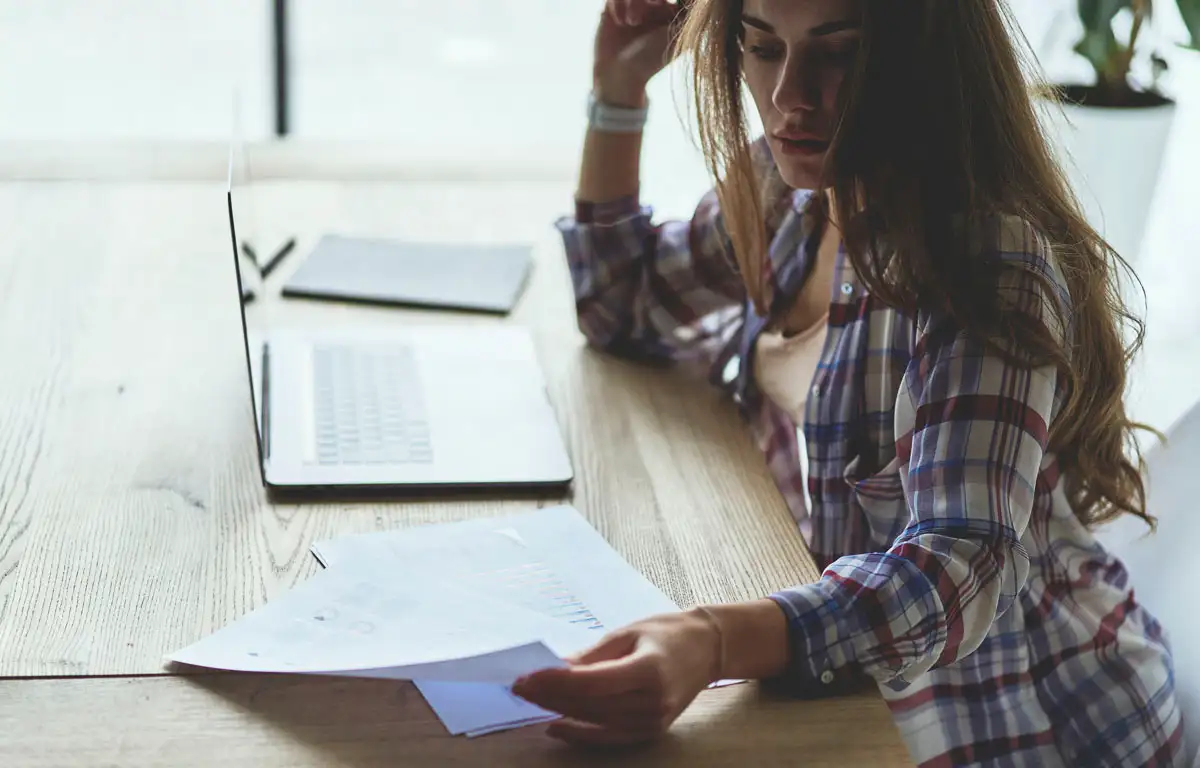 Coste de Llamadas 803: Tarifas para Clientes en España