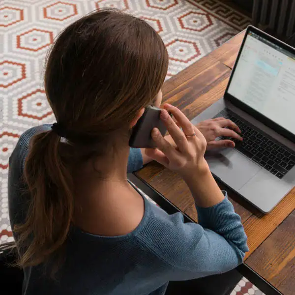 ¿Cómo poner una línea de tarot 806 que genere ganancias?