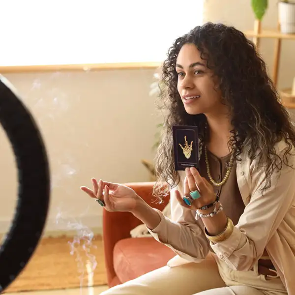 Contratar línea 806 opiniones de la industria del tarot para otras empresas