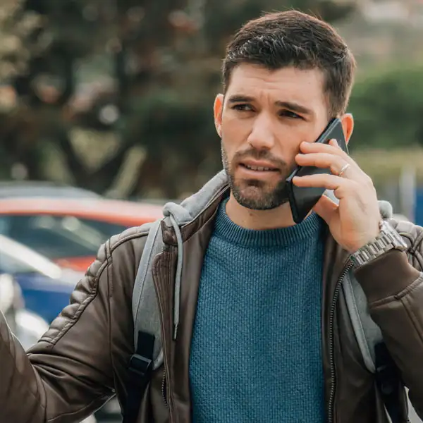 ¿El teléfono 900 es gratis desde móvil?: Respuestas claras para tu empresa