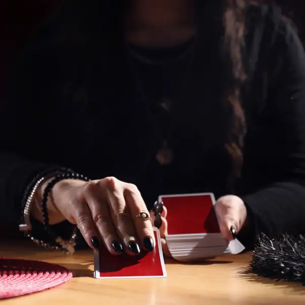 Errores comunes al trabajar con líneas de tarot y cómo evitarlos