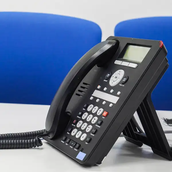 ¿Tu teléfono empieza por 807? Así debe sonar tu locución